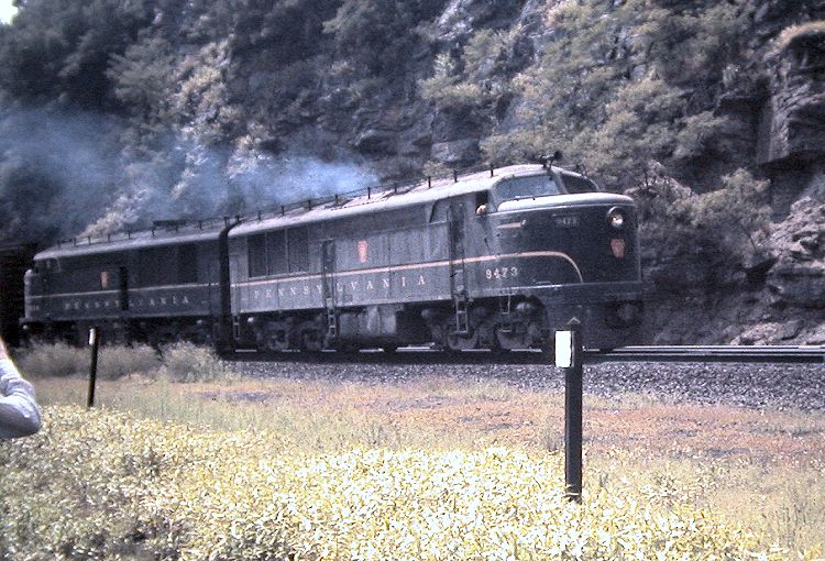 Richard Leonard's Vintage Diesel Miscellany - Pennsylvania Railroad  Fairbanks-Morse Erie-Built 9473-9464